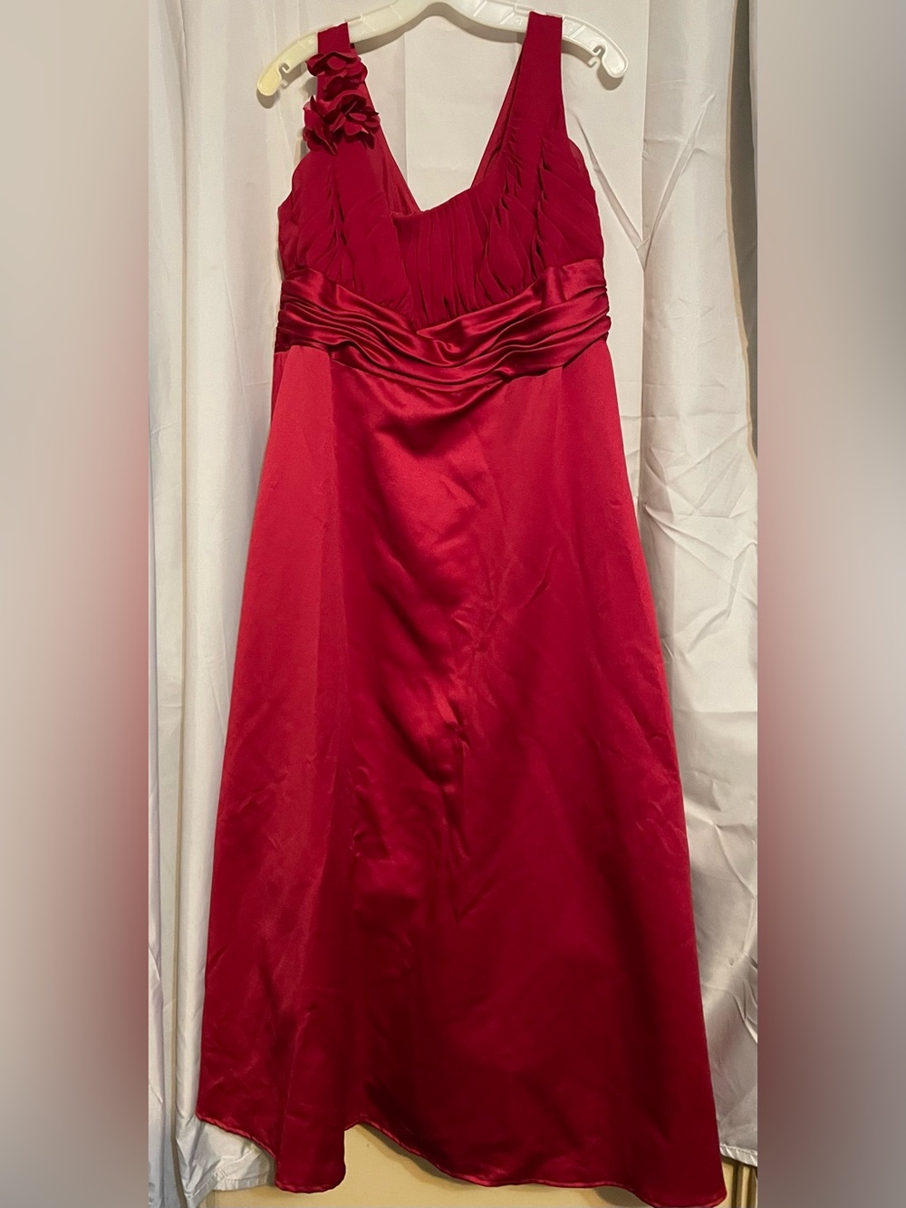 Elegant Red V-Neck Satin A-Line Dress NWT Size 16